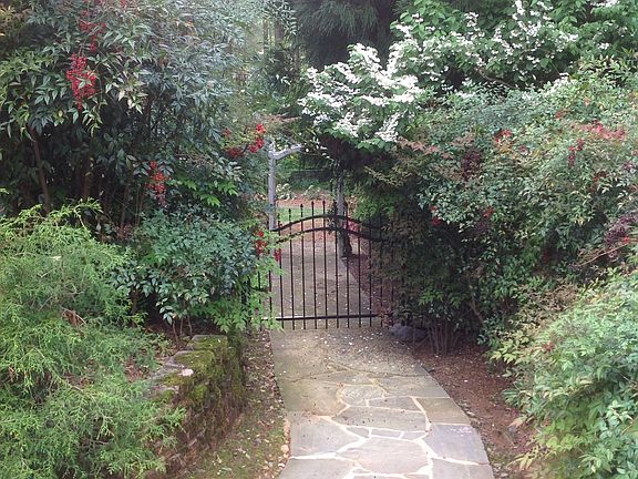Side walkway to backyard