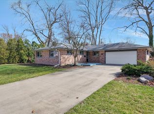 1105 E Mumford Dr, Urbana, IL