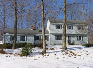 54 Barnshed Ln, Guilford, CT 06437
