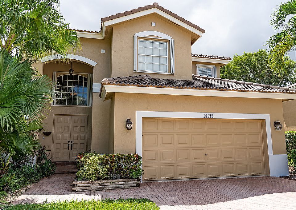 1st image of 16732 Diamond Dr