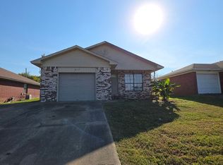 817 W 12th St, Russellville, AR 72801