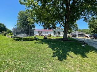 215 Jefferson St, Metcalf, IL 61940