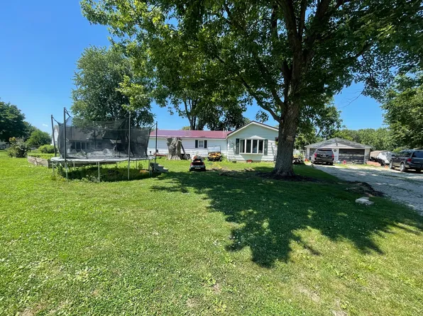 215 Jefferson St, Metcalf, IL 61940