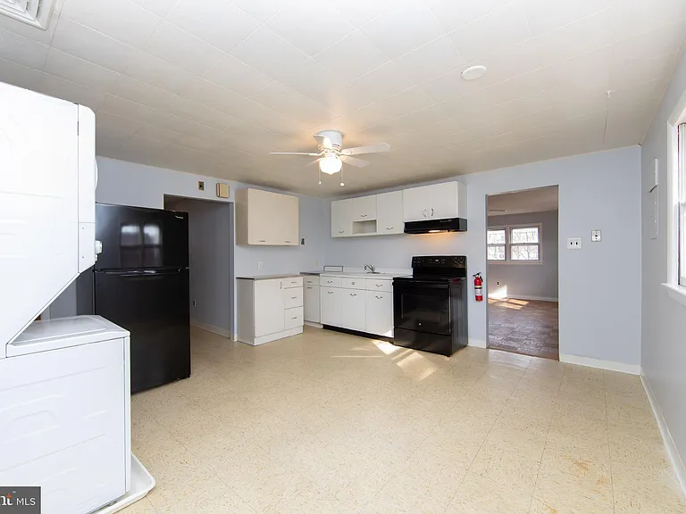 24 W Branch Ave #B — Photo 8