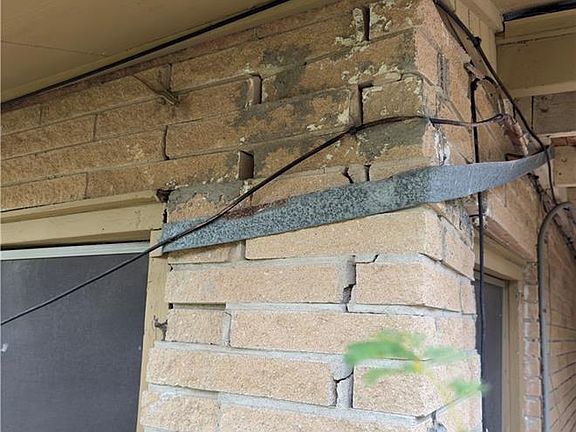 4th image of 1002 W Ciro Caceres Ave