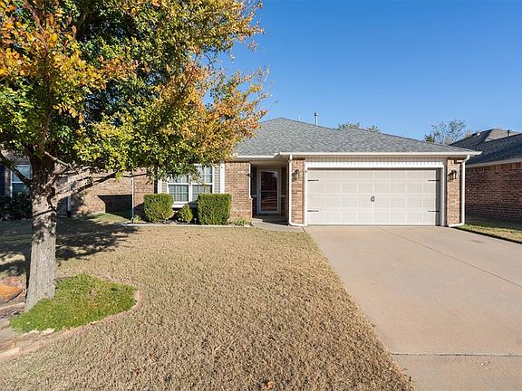 4th image of 1912 Bradford Cir