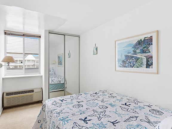 4th image of 261 Dune Rd #5