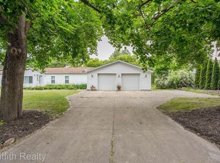 1250 W Cohoctah Rd, Howell, MI 48855