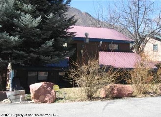 1st image of 2401 Bennett Ave APT B