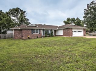 1812 Rolling Hills Ct, Bartlesville, OK 74006