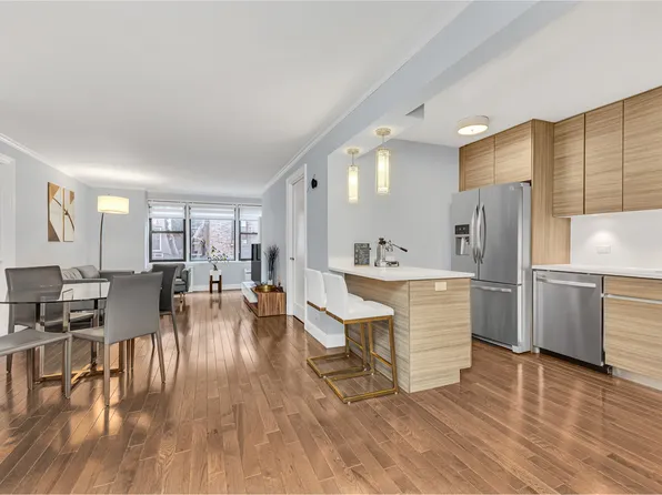 333 East 34th Street 2M image 1 of 9