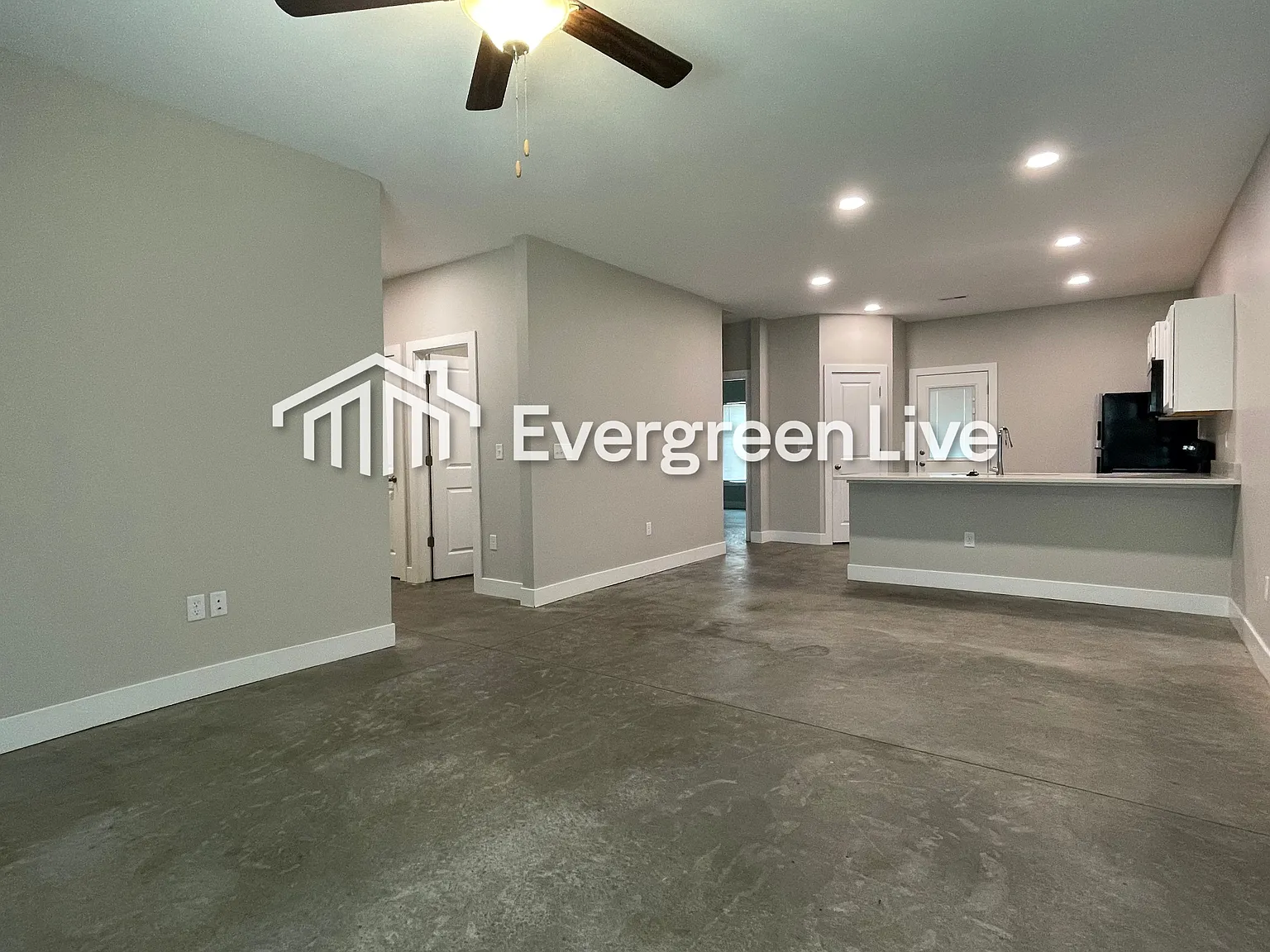 3 bed, 2.0 bath, 1207 sqft, $1,395 — Photo 3