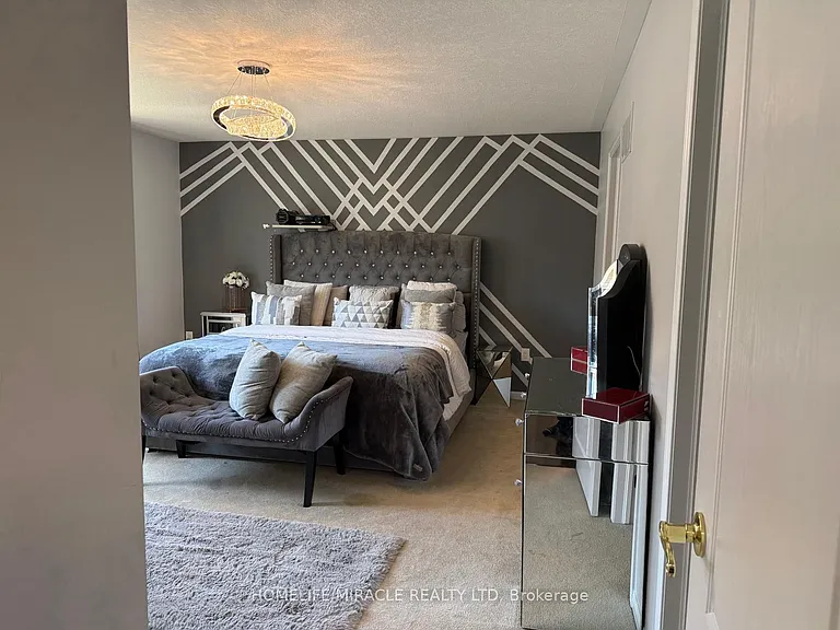 23 Dalton Dr — Photo 12