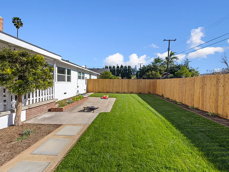 18132 Rainier Dr — Photo 33