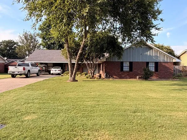 208 Gregory Dr, Greenville, MS 38701