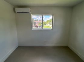 1302 NE 1st Ave