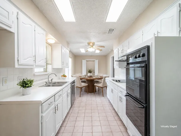422 Woodhollow Dr — Photo 14