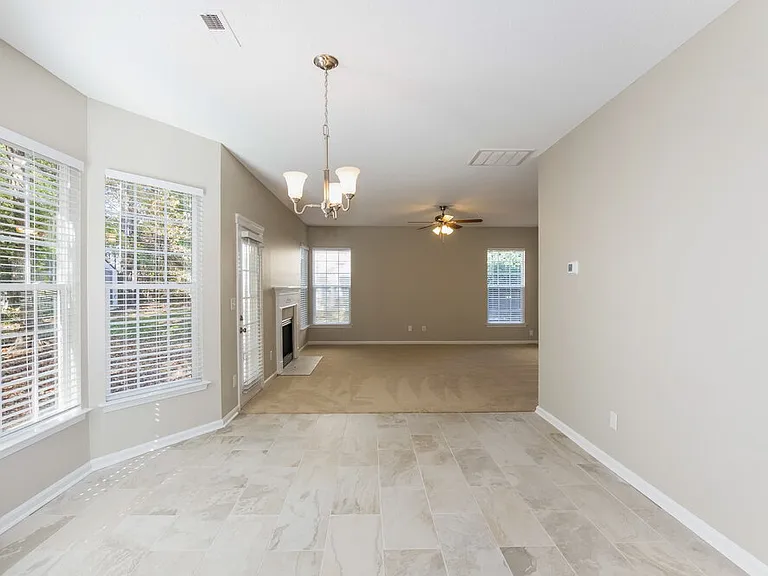 4521 Hyperion Ct — Photo 5