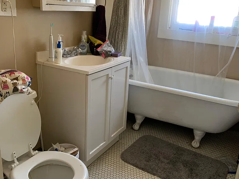 506 W 24th St #3 — Photo 9