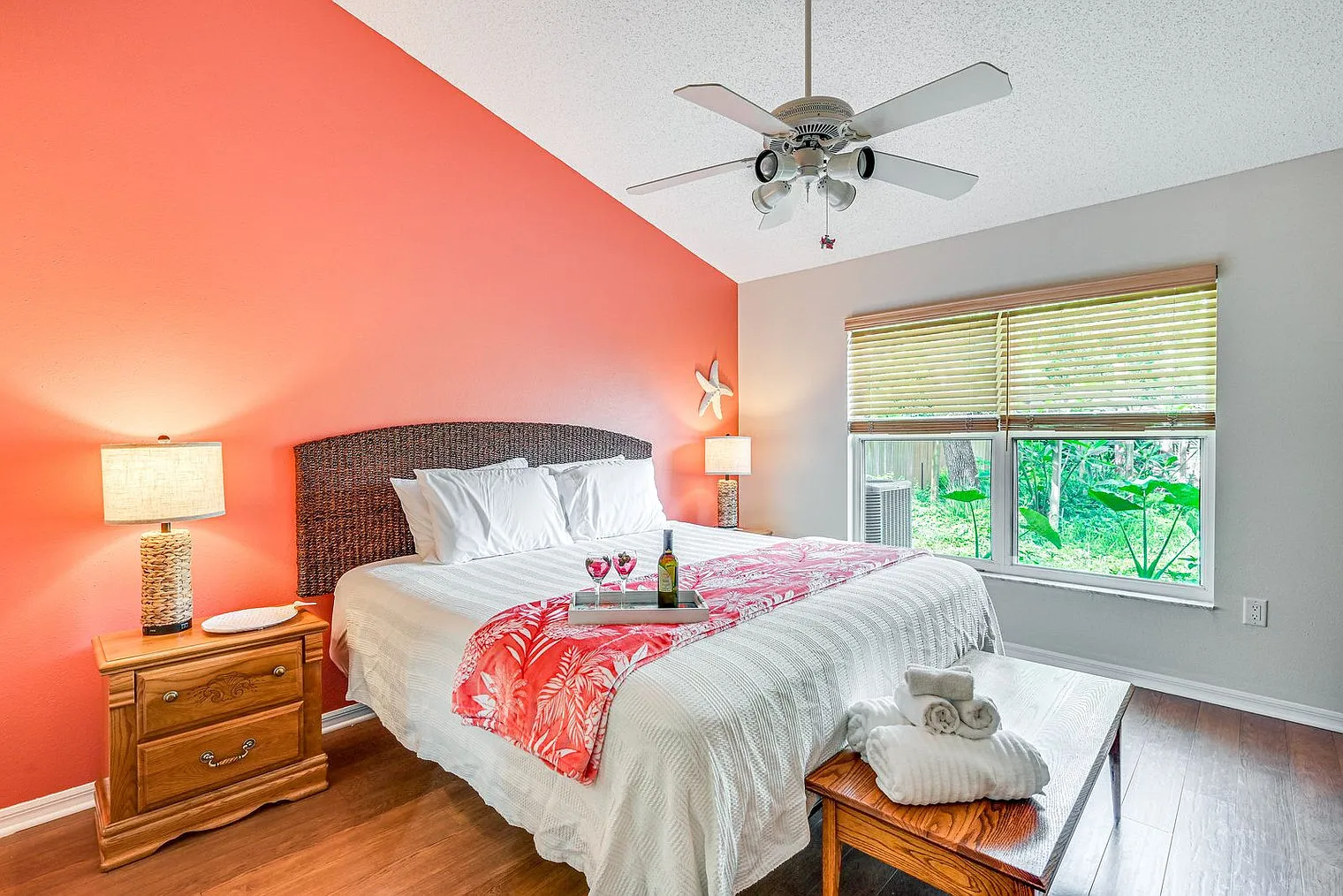 3 bed, 2.0 bath, 1463 sqft, $3,128 — Photo 4