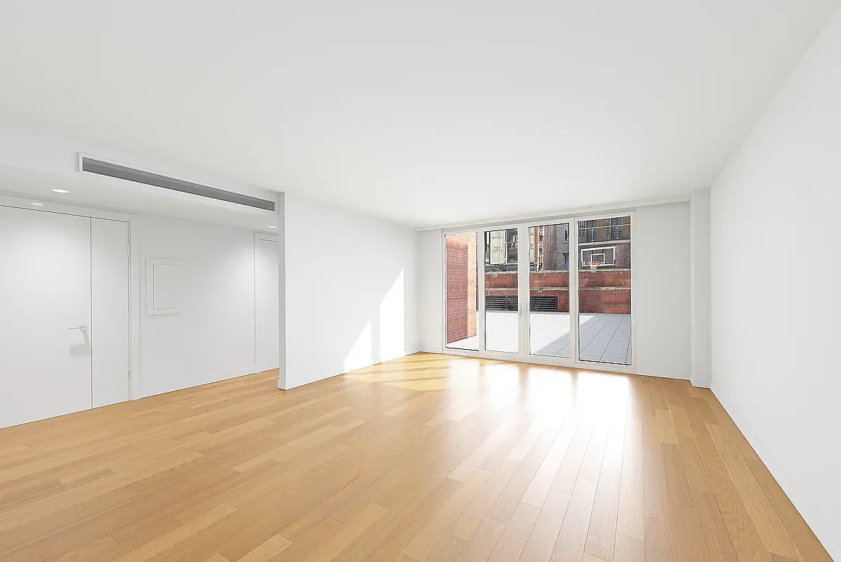 84 White Street — Photo 2