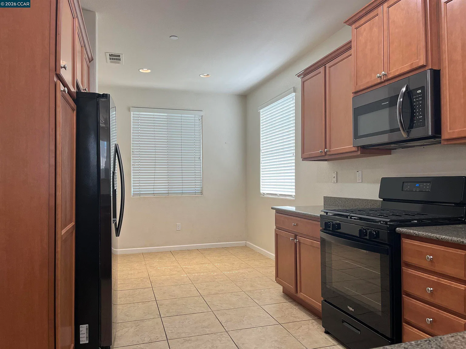 3 bed, 1490 sqft, $3,200 — Photo 3