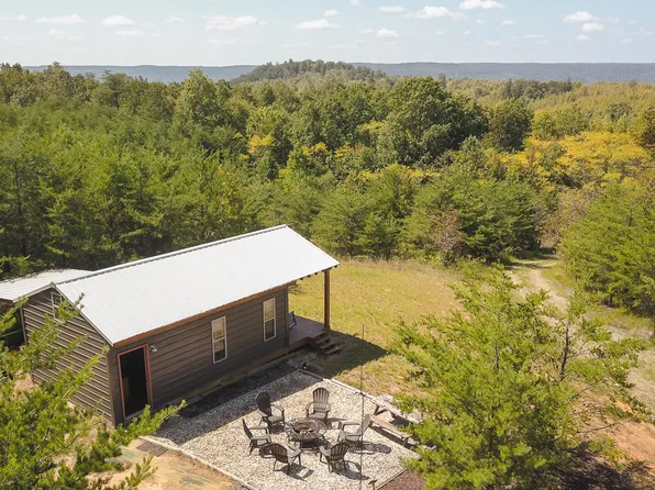 100 Deerwood Rd, Sewanee, TN 37375