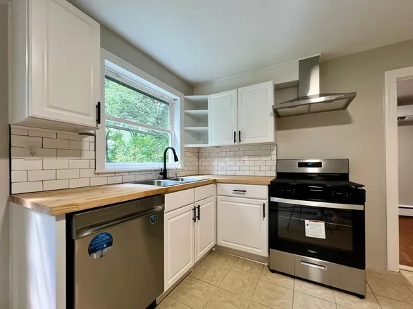 2525 Woodland Dr #A, Charlottesville, VA 22903