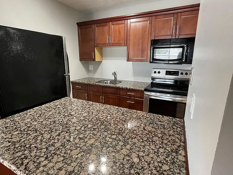 1611 Cedarwood Dr #A — Photo 7