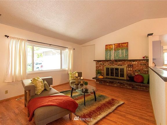 4th image of 4620 Claridge Dr SE