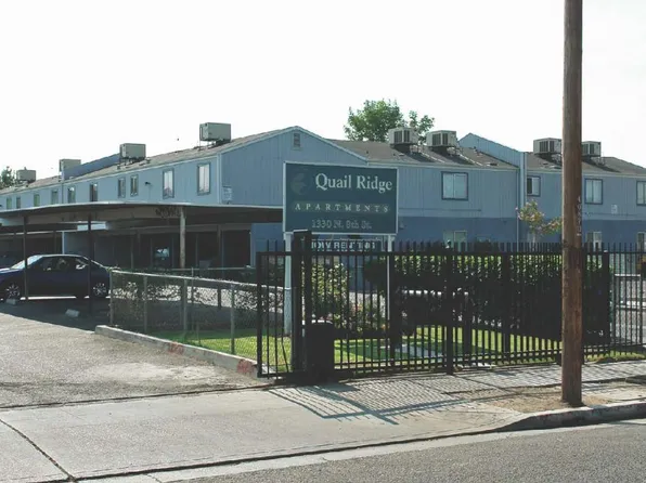 8th, Fresno, CA 93703