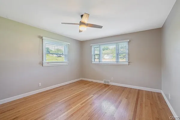 25 Franklin Ave — Photo 17