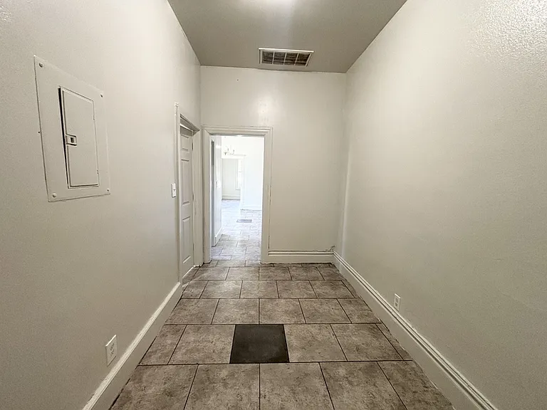 61 S 800 W — Photo 13
