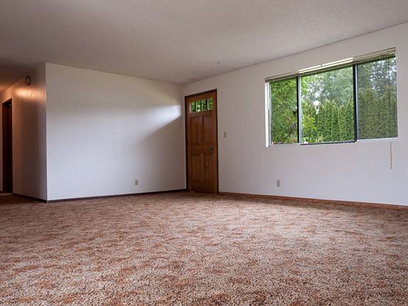 4th image of 13526 47th Dr NE