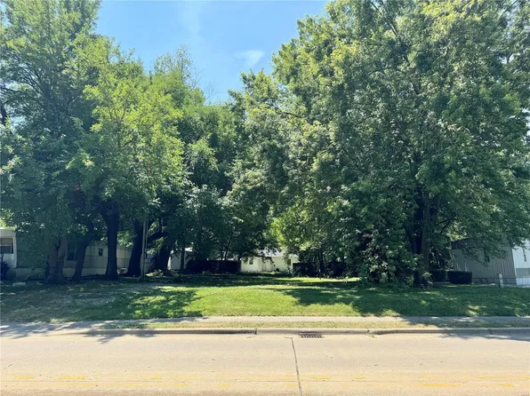 122 Ashland Ave, Fairview Heights, IL 62208