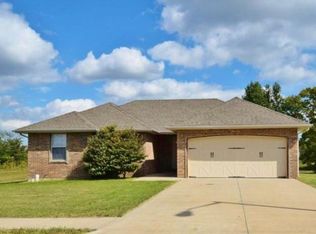 5666 S Lincoln Ave, Battlefield, MO 65619
