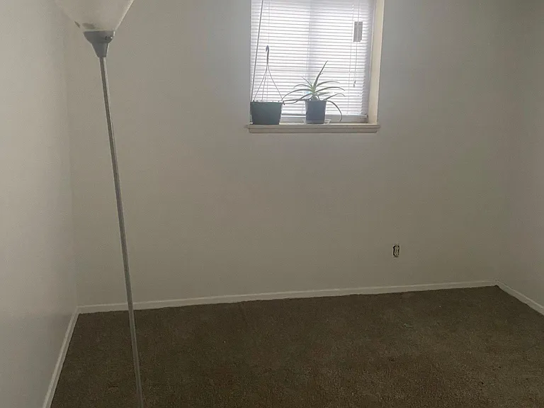 1734 W 28th St #106 — Photo 19