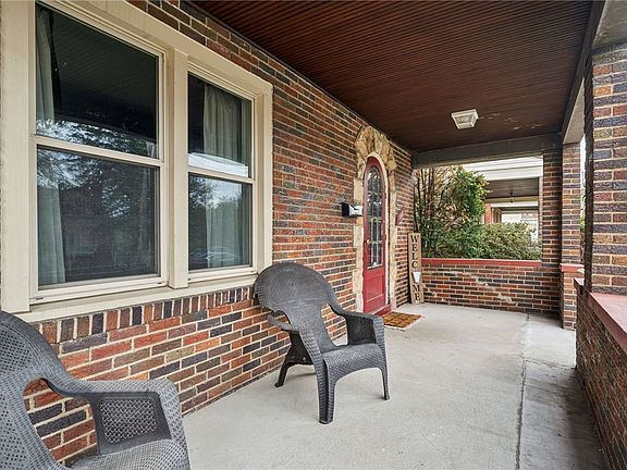 4th image of 1008 Washington St