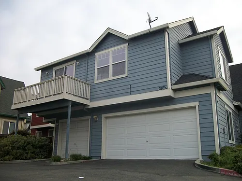 1447 Maple Ave Photo 1