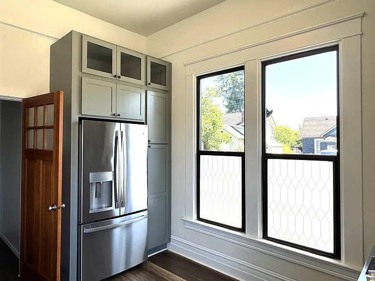 1012 Dupont St — Photo 12