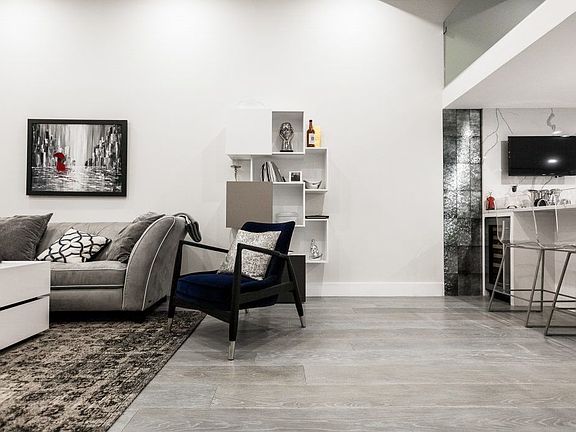 5th image of 372 5th Ave APT 6L