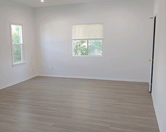 3rd image of 1941 S Bedford St #1