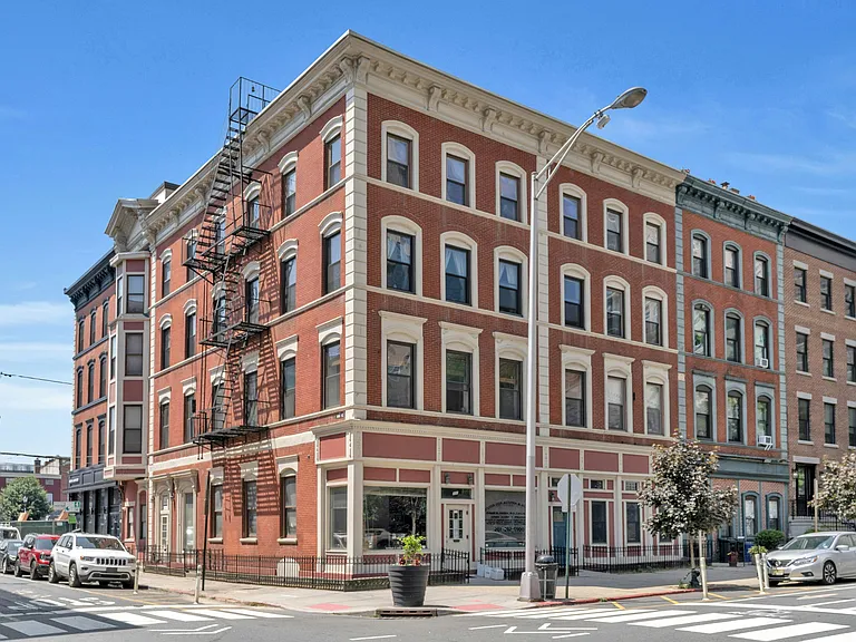 300 Hudson St #7 — Photo 11