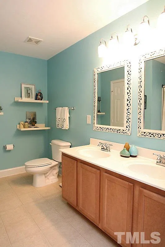 154 Point Comfort Ln — Photo 4