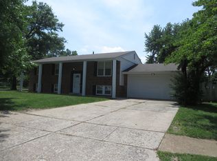 1505 Burning Tree Dr, Florissant, MO 63033