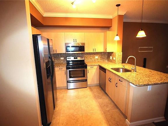 2nd image of 533 NE 3rd Ave APT 219