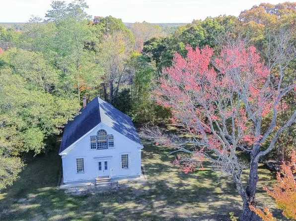 807 Alewive Road, Kennebunk, ME 04043