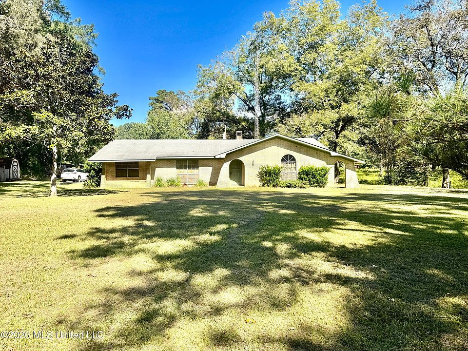 1st image of 535 Airport Rd