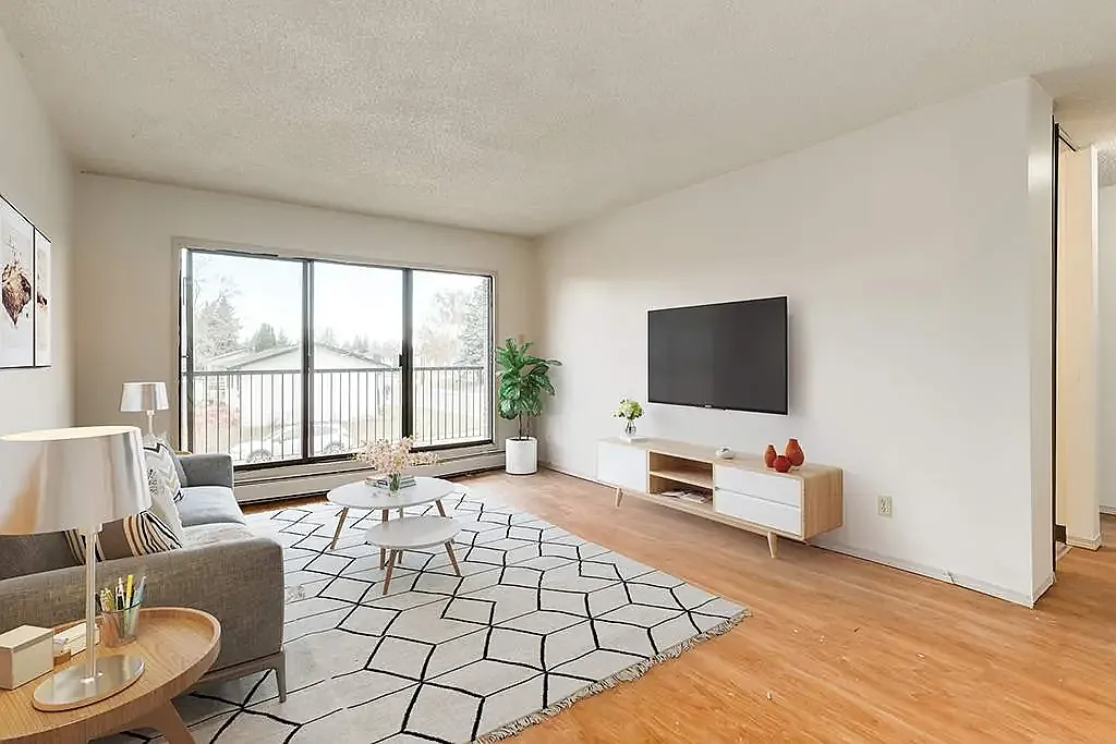Ruby Court — Photo 2