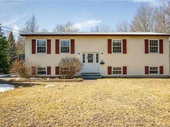 58 Garden Grove St, Lincoln, NB E3B 7G8